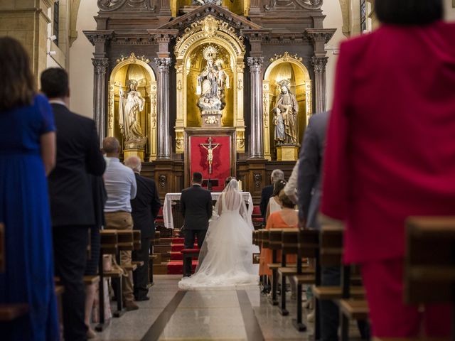 La boda de Mikel y Leire en Santurtzi, Vizcaya 18