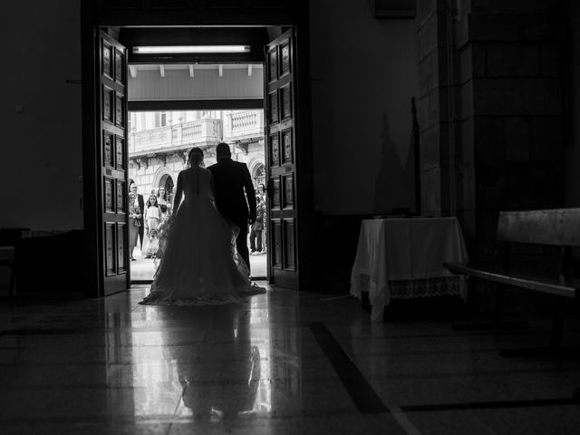 La boda de Mikel y Leire en Santurtzi, Vizcaya 21