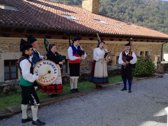 La boda de Constantino y Myrian en Sevares, Asturias 5