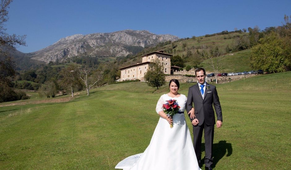 La boda de Constantino y Myrian en Sevares, Asturias