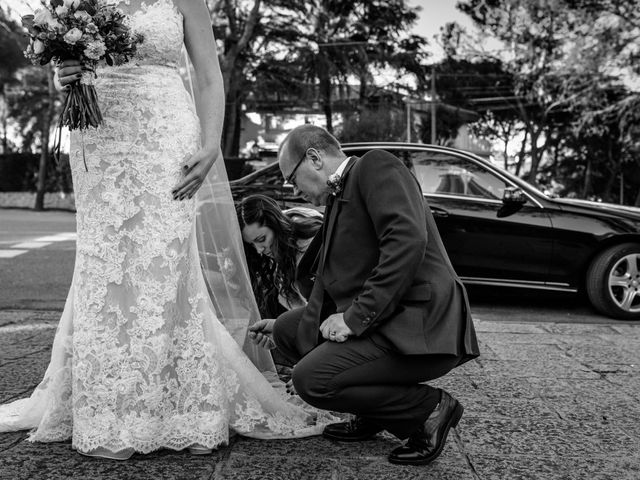 La boda de David y Nicola en Boadilla Del Monte, Madrid 23