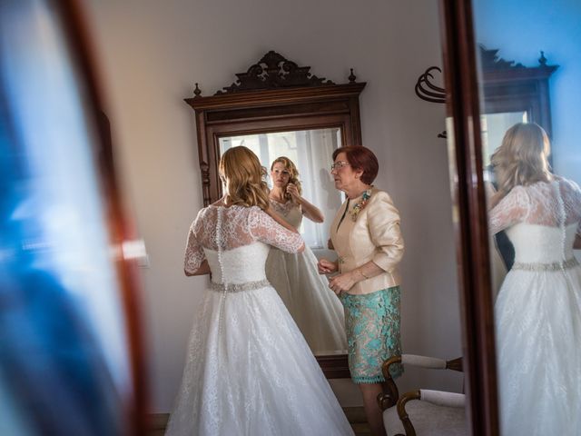 La boda de Quique y Laura en Castelló/castellón De La Plana, Castellón 23