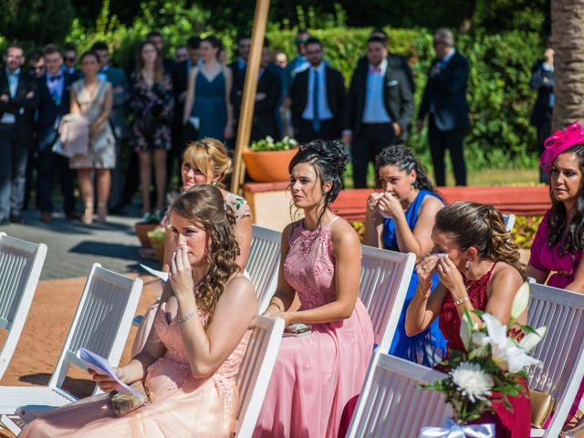 La boda de Quique y Laura en Castelló/castellón De La Plana, Castellón 32