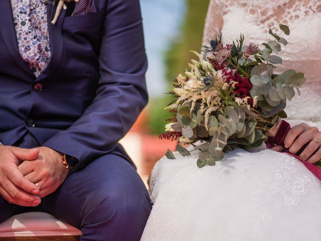 La boda de Quique y Laura en Castelló/castellón De La Plana, Castellón 33