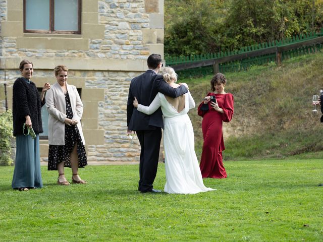 La boda de Nick y Ayala en Ozaeta, Álava 15