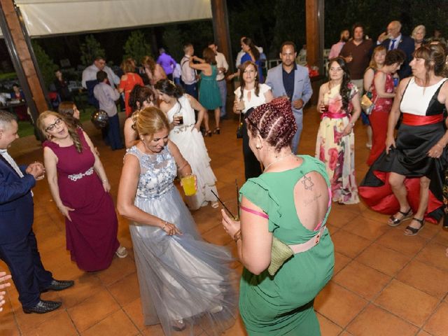 La boda de Fernando  y Sandra en Valdastillas, Cáceres 69