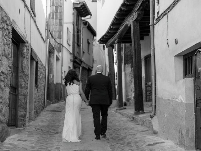 La boda de Fernando  y Sandra en Valdastillas, Cáceres 75