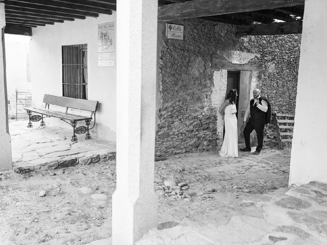 La boda de Fernando  y Sandra en Valdastillas, Cáceres 93