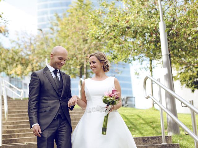 La boda de Ieltxu y Sara en Bilbao, Vizcaya 26