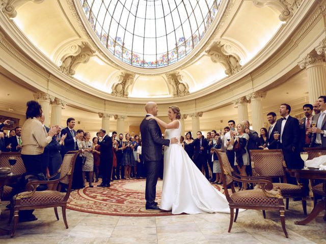 La boda de Ieltxu y Sara en Bilbao, Vizcaya 41