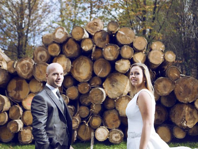 La boda de Ieltxu y Sara en Bilbao, Vizcaya 56