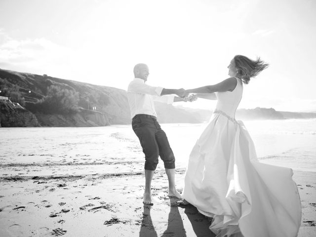 La boda de Ieltxu y Sara en Bilbao, Vizcaya 78