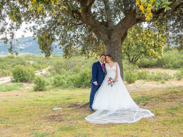 La boda de Julio y Raquel en Collado Villalba, Madrid 23