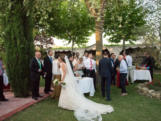 La boda de Alfonso y Sheila en Herrera De Duero, Valladolid 23