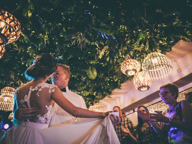 La boda de Ronni y Tetiana en Chiclana De La Frontera, Cádiz 33