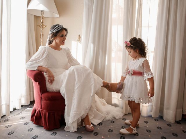 La boda de Enrique y Laura en La Rinconada, Sevilla 17