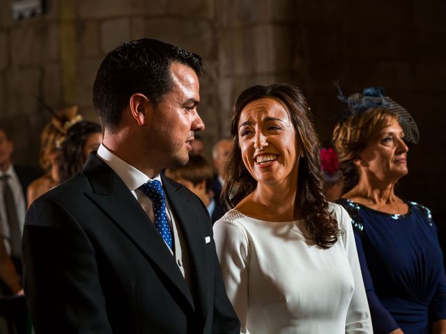 La boda de Diego y Rebe en Vilagarcía de Arousa, Pontevedra 33