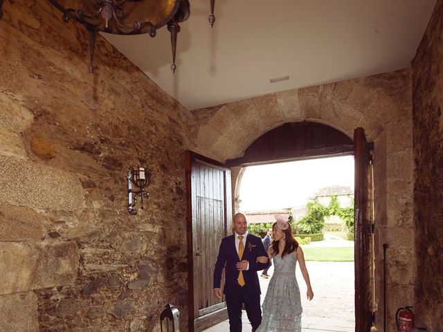 La boda de Adrián y Ying en San Tirso (Mens), A Coruña 11