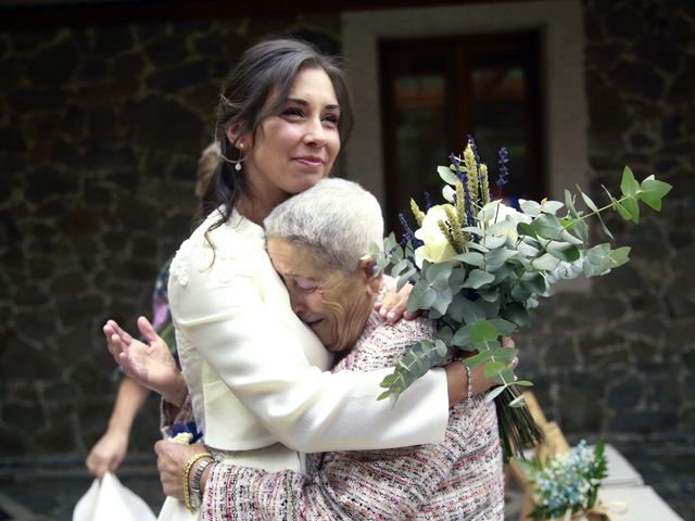 La boda de Jonatan y Zeltia en A Coruña, A Coruña 13