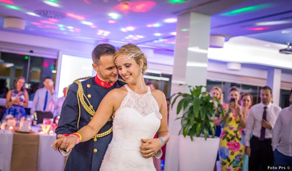 La boda de Carlos y Vânia en Santiago De La Ribera, Murcia