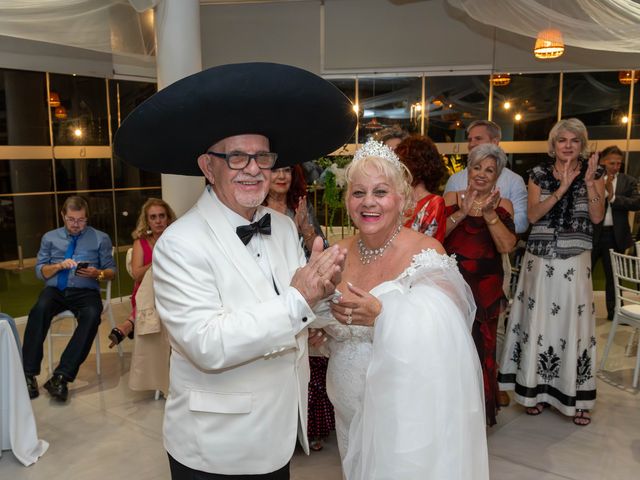 La boda de Antonio y Amor en Benalmadena Costa, Málaga 22