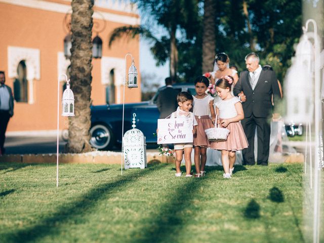 La boda de Manuel y Leticia en Dos Hermanas, Sevilla 41