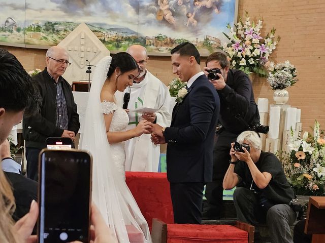 La boda de Santi y Ana  en Valencia, Valencia 4