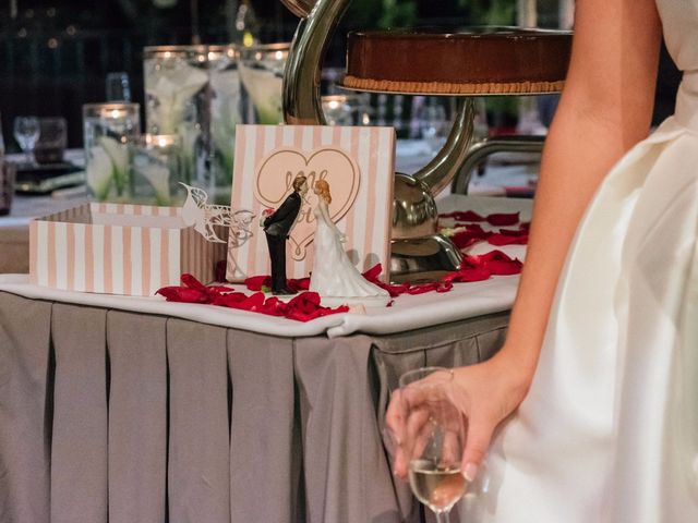 La boda de Juan y Silvia en Valencia, Valencia 108