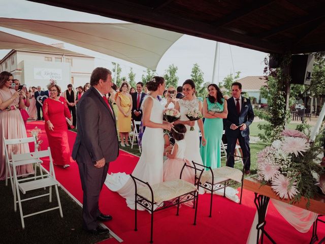 La boda de Cristina y Jessica en Mozarbez, Salamanca 41