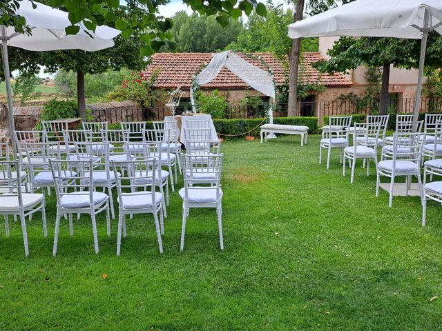 La boda de Emilio José  y María  en Hoyuelos, Segovia 1