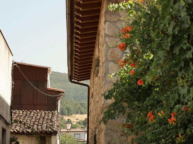 La boda de Carlos y Carolina en Cabezuela Del Valle, Cáceres 7