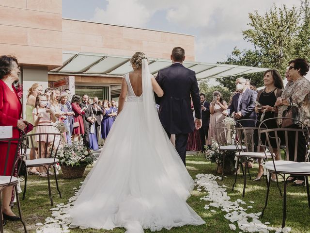 La boda de Andrés y Eva en Oviedo, Asturias 33