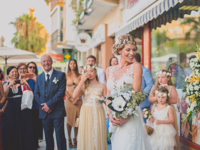 La boda de Iván y Lyndsay en Torre Del Mar, Málaga 24