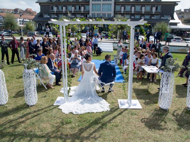 La boda de Juan y Lara en Mogro, Cantabria 29