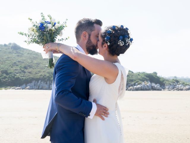 La boda de Juan y Lara en Mogro, Cantabria 44