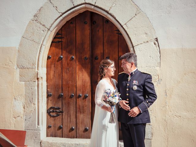 La boda de Emilio y Clara en El Vellon, Madrid 16