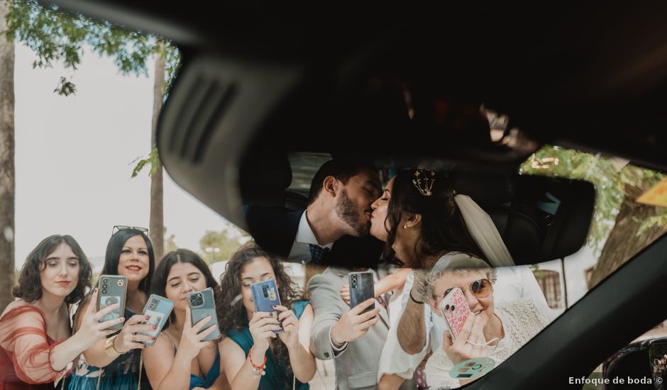 La boda de Lourdes y Rafael en Sevilla, Sevilla