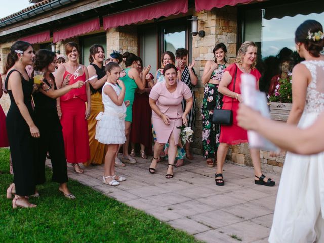 La boda de Iñaki y Raquel en Irun, Guipúzcoa 91