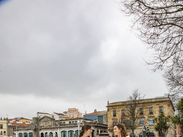 La boda de Amaya y Aida en Gijón, Asturias 28