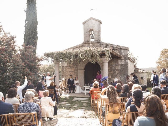 La boda de Andriy y Lidia en Linares De Riofrio, Salamanca 40