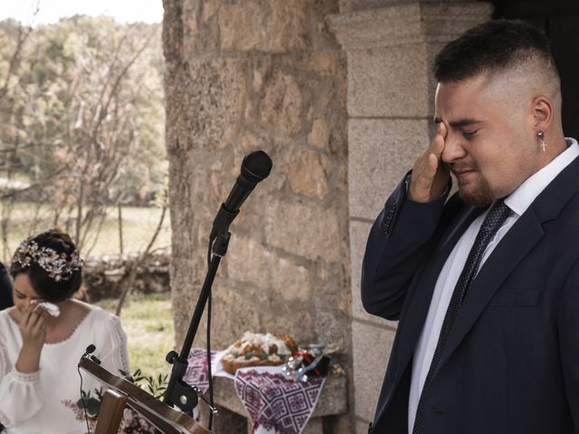 La boda de Andriy y Lidia en Linares De Riofrio, Salamanca 44