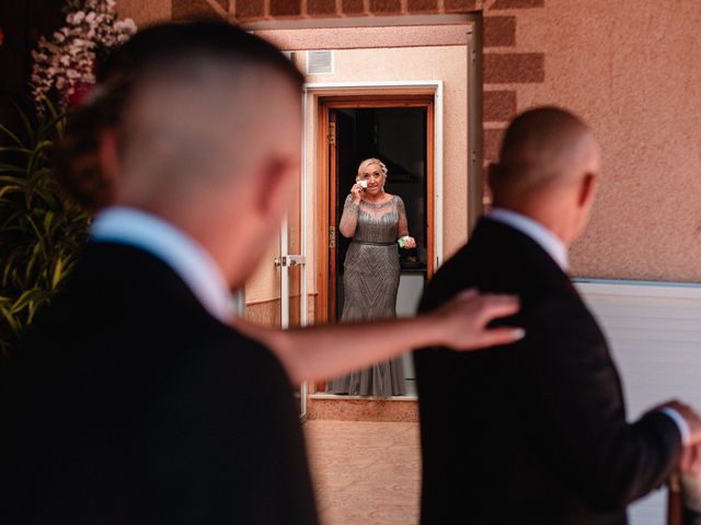 La boda de Jony y María en Conil De La Frontera, Cádiz 37