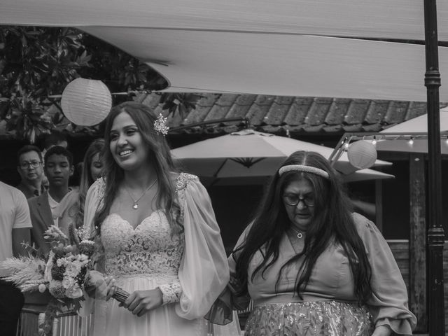 La boda de Fernando y Layla en Vigo, Pontevedra 30