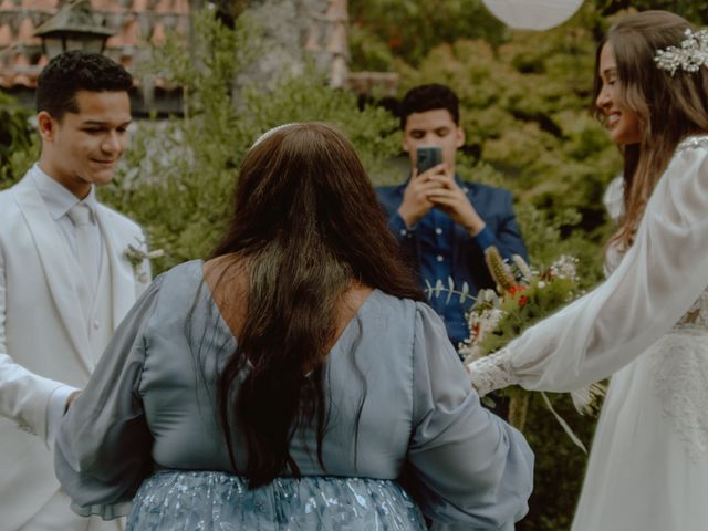 La boda de Fernando y Layla en Vigo, Pontevedra 32