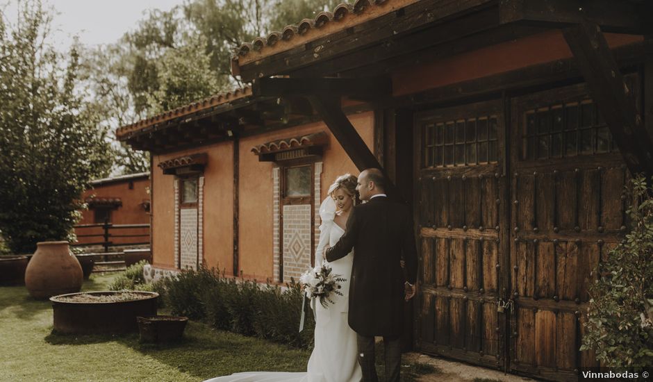 La boda de Emilio y Paula en Torremocha Del Jarama, Madrid