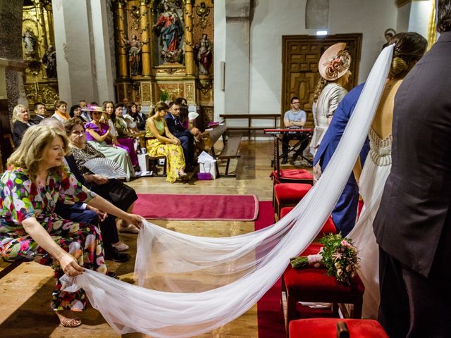 La boda de Cristian y Sheila en Villanueva De Gallego, Zaragoza 13