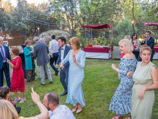 La boda de Arturo y Natalia en Navaluenga, Ávila 17