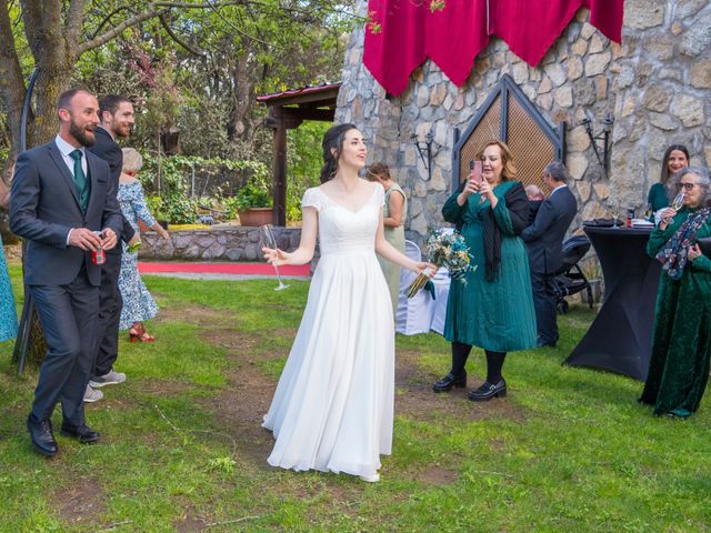 La boda de Arturo y Natalia en Navaluenga, Ávila 25