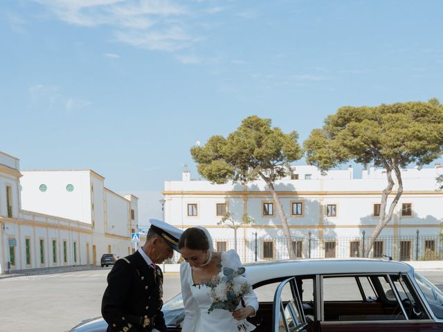 La boda de PABLO y ANA en San Fernando, Cádiz 15