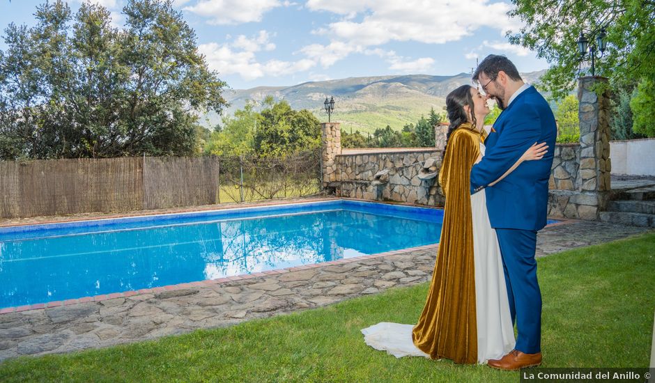 La boda de Arturo y Natalia en Navaluenga, Ávila